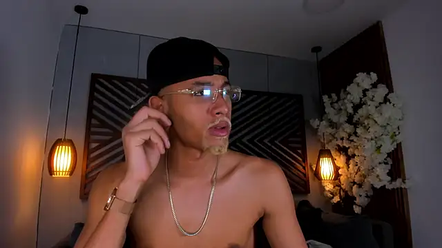 B Wild online show from October 22, 2025, 3:50 am