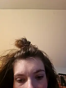 Blossom94 online show from November 18, 2025, 5:05 pm