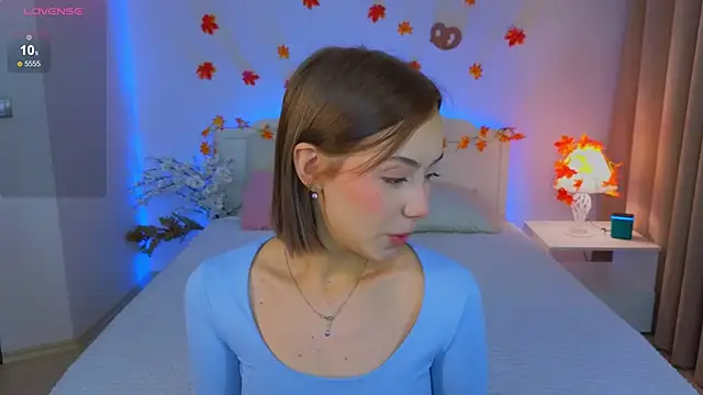 LumMina online show from September 25, 2025, 10:43 am