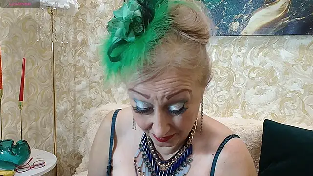  Sara  Smith  online show from October 29, 2025, 7:07 am