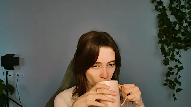 Yoka paradoXXX online show from October 19, 2025, 5:10 am