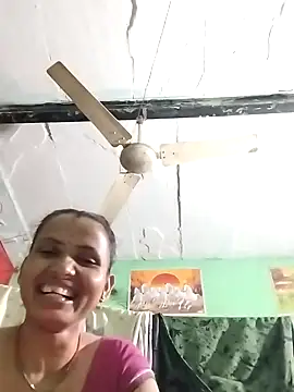 KIRTI12 HOT online show from October 27, 2025, 3:35 pm