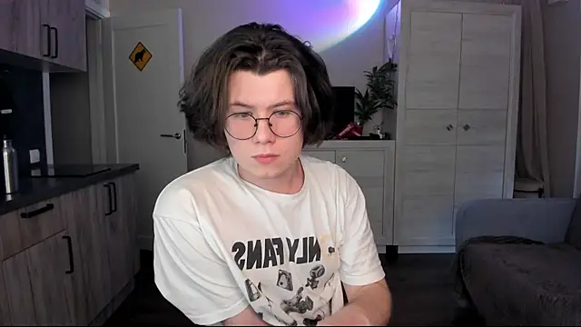 Snapshot of Derek_Shameless chatting on June 25, 2026, 6:24 pm Derek Shameless online show from June 25, 2026, 6:24 pm
