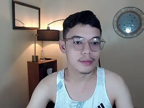 keirflorianxx online show from September 24, 2025, 3:29 pm