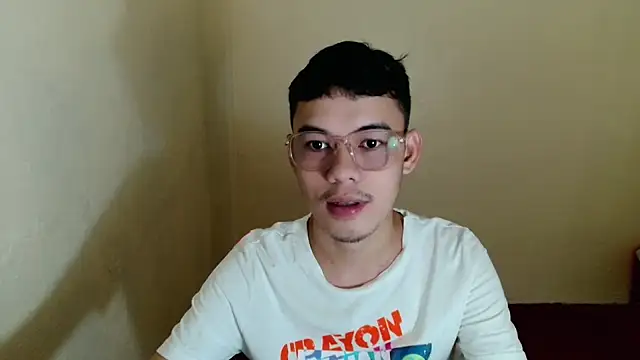 keirflorianxx online show from September 22, 2025, 5:52 pm