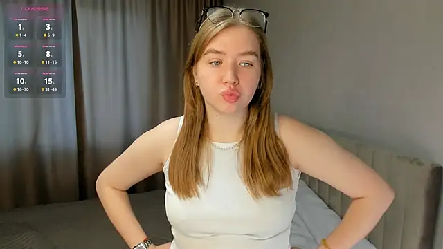 AlinaSollman online show from September 24, 2025, 4:08 am