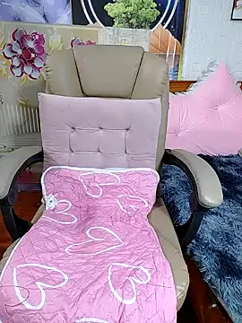 LadyMaiMai online show from October 19, 2025, 4:04 am