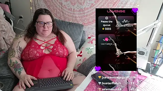 brookenicole3003 online show from April 16, 2026, 1:12 pm