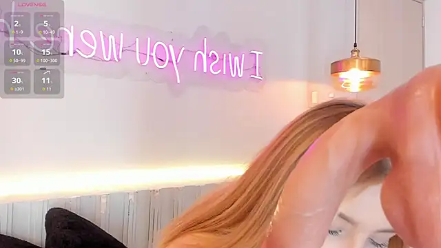 alyamonroe online show from November 30, 2025, 11:55 am