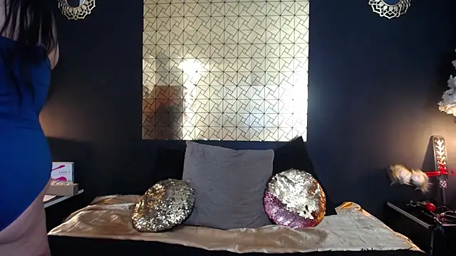 kinky momm online show from April 20, 2026, 3:35 pm