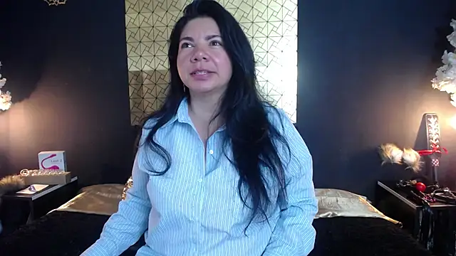 kinky momm online show from April 19, 2026, 4:30 pm