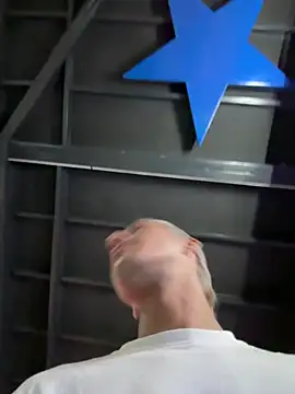 Boy hot- online show from March 4, 2026, 11:23 pm