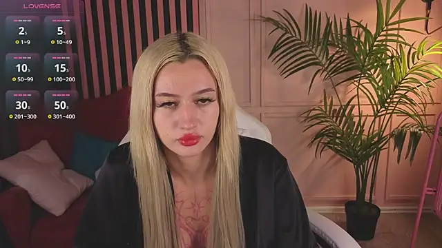 MelanyKink online show from September 25, 2025, 2:34 pm
