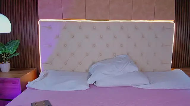 Dafne Hillss online show from October 13, 2025, 12:29 pm