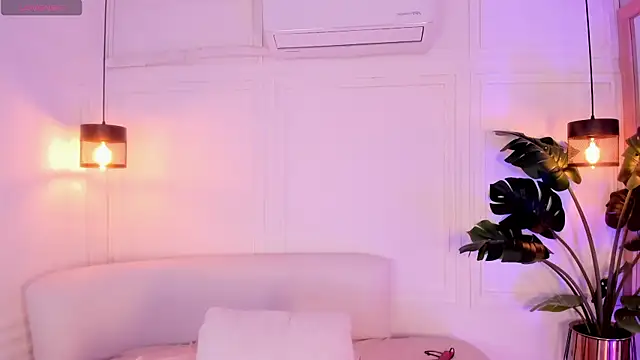 Dafne Hillss online show from April 23, 2026, 12:29 pm