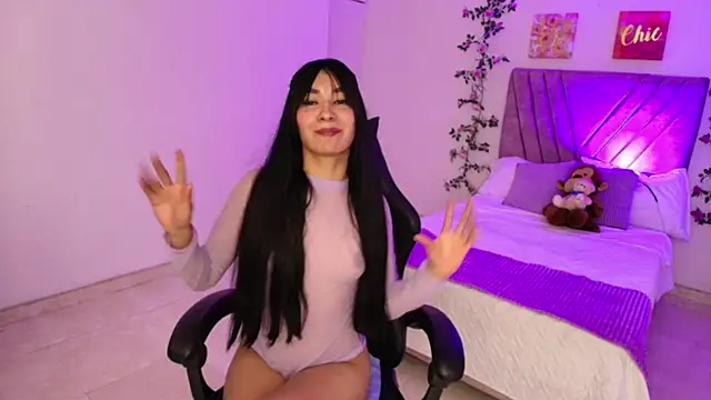 candy kitt7 online show from September 23, 2025, 2:13 pm