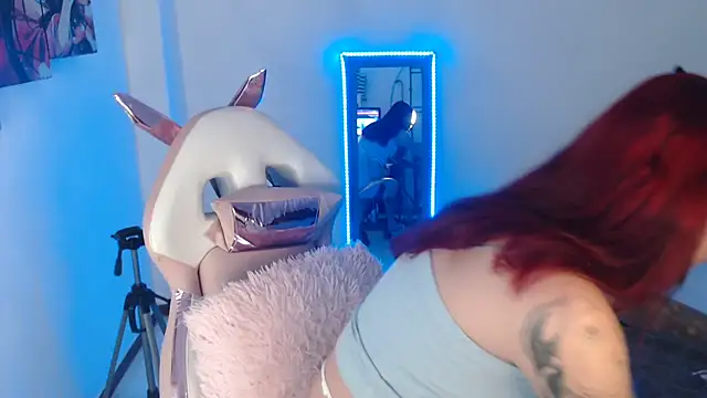 Maddy Vicius19 online show from November 10, 2025, 8:58 pm