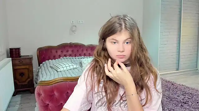 Lilly Jess online show from November 24, 2025, 10:21 pm