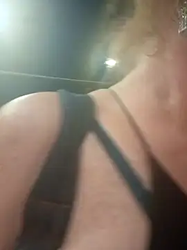 nakedgarbageperson online show from June 19, 2026, 5:02 am