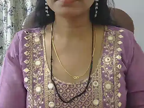 MISS SOMIYA online show from April 12, 2026, 4:32 pm