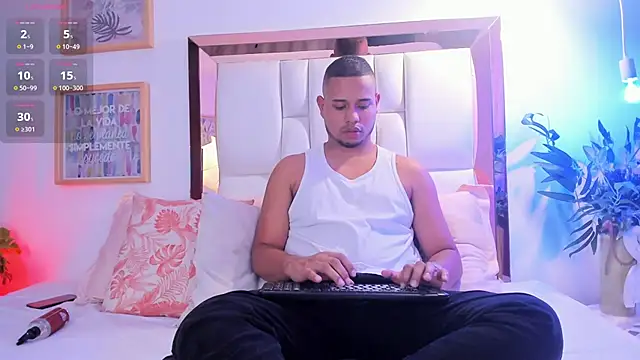 Emiliano Clarke online show from September 29, 2025, 11:54 pm