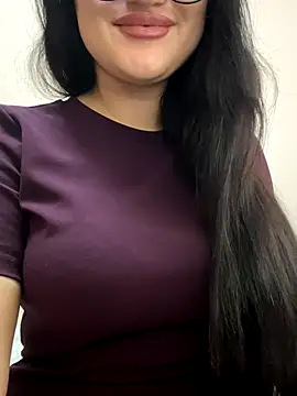 Molly-molly- online show from November 7, 2025, 10:53 am