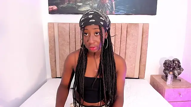 Madison Monroe  online show from October 6, 2025, 12:17 pm
