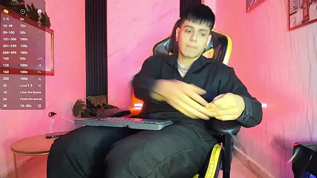 xKevyn online show from October 17, 2025, 12:29 pm