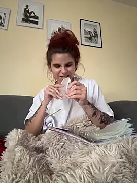 Snapshot of Brutecia2002 chatting on December 16, 2025, 12:20 pm Brutecia2002 online show from December 16, 2025, 12:20 pm