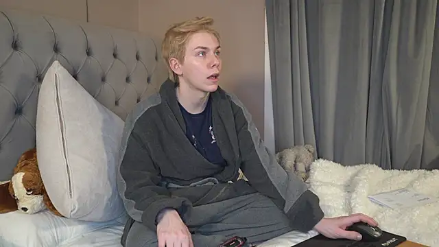 scottishtwink01 online show from February 24, 2026, 1:06 am