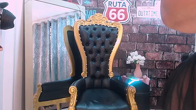 Snapshot of ValeryBerri chatting on October 25, 2025, 12:17 pm ValeryBerri online show from October 25, 2025, 12:17 pm