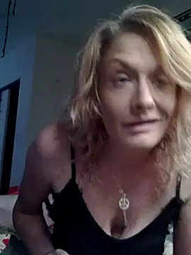 Snapshot of Daphneflor chatting on June 18, 2026, 4:33 am Daphneflor online show from June 18, 2026, 4:33 am