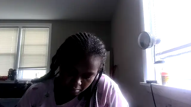 ladypooh000 online show from September 24, 2025, 3:29 pm
