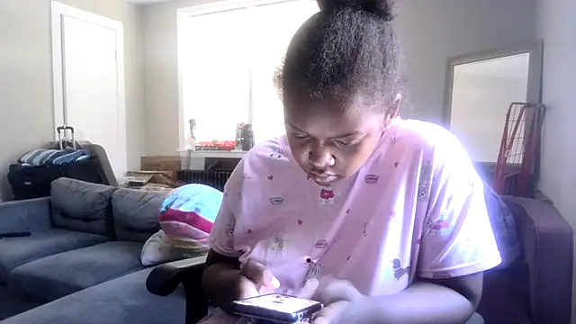 ladypooh000 online show from September 28, 2025, 4:03 pm