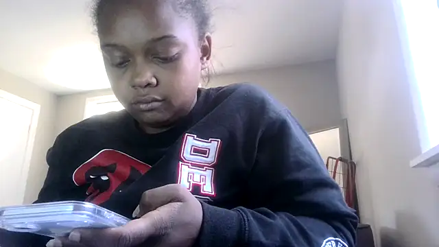 ladypooh000 online show from October 4, 2025, 4:52 pm