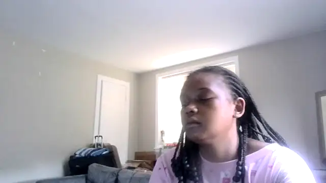 ladypooh000 online show from September 27, 2025, 12:33 pm
