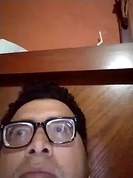 Santiagoqro85 online show from November 2, 2025, 10:48 pm