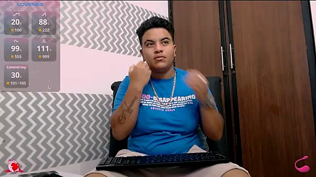Zeus3  online show from September 12, 2025, 1:44 pm