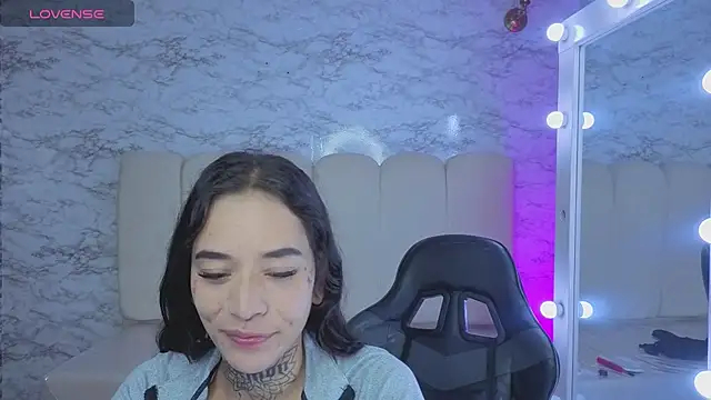 kataleya t online show from November 20, 2025, 3:40 am