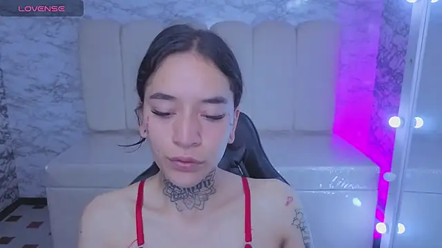 kataleya t online show from November 19, 2025, 3:28 am