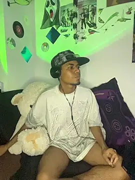 Snapshot of Teito69 chatting on November 16, 2025, 4:17 am Teito69 online show from November 16, 2025, 4:17 am