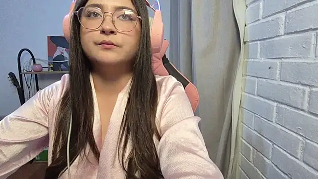 valentinauwu online show from March 31, 2026, 6:15 am