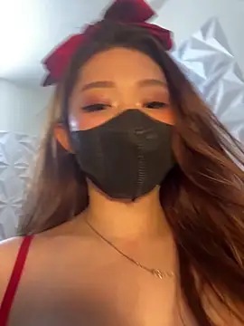 vy nguyen99 online show from October 7, 2025, 6:03 am