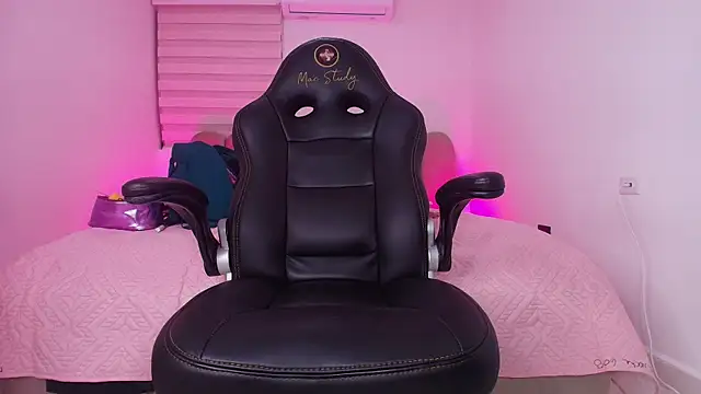 abbyrouss  online show from November 22, 2025, 3:38 am