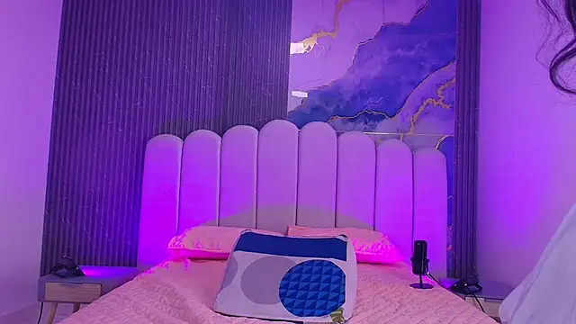 abbyrouss  online show from April 20, 2026, 3:09 am