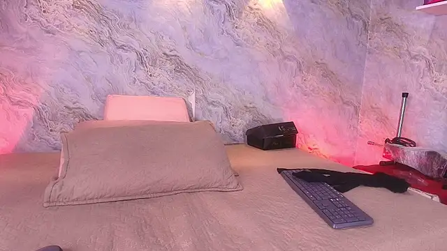 abbyrouss  online show from November 12, 2025, 3:10 am