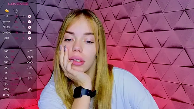 SofieSin online show from October 5, 2025, 2:02 am