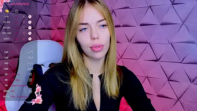 SofieSin online show from September 30, 2025, 2:06 am