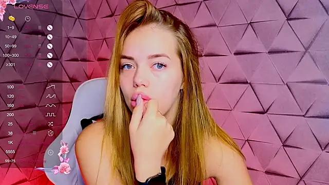 SofieSin online show from September 28, 2025, 1:12 am