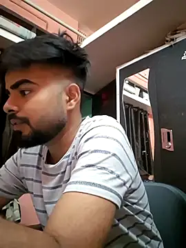 soniriyaa010101 online show from April 2, 2026, 7:42 pm